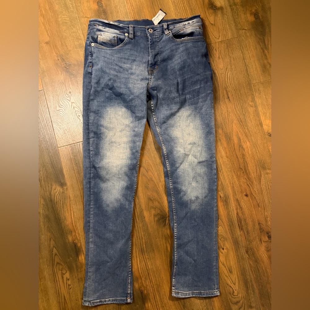 Kenneth Cole Men's Faded Blue Athletic Fit Jeans